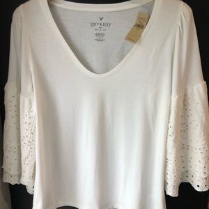 AEO whit shirt with embroidery